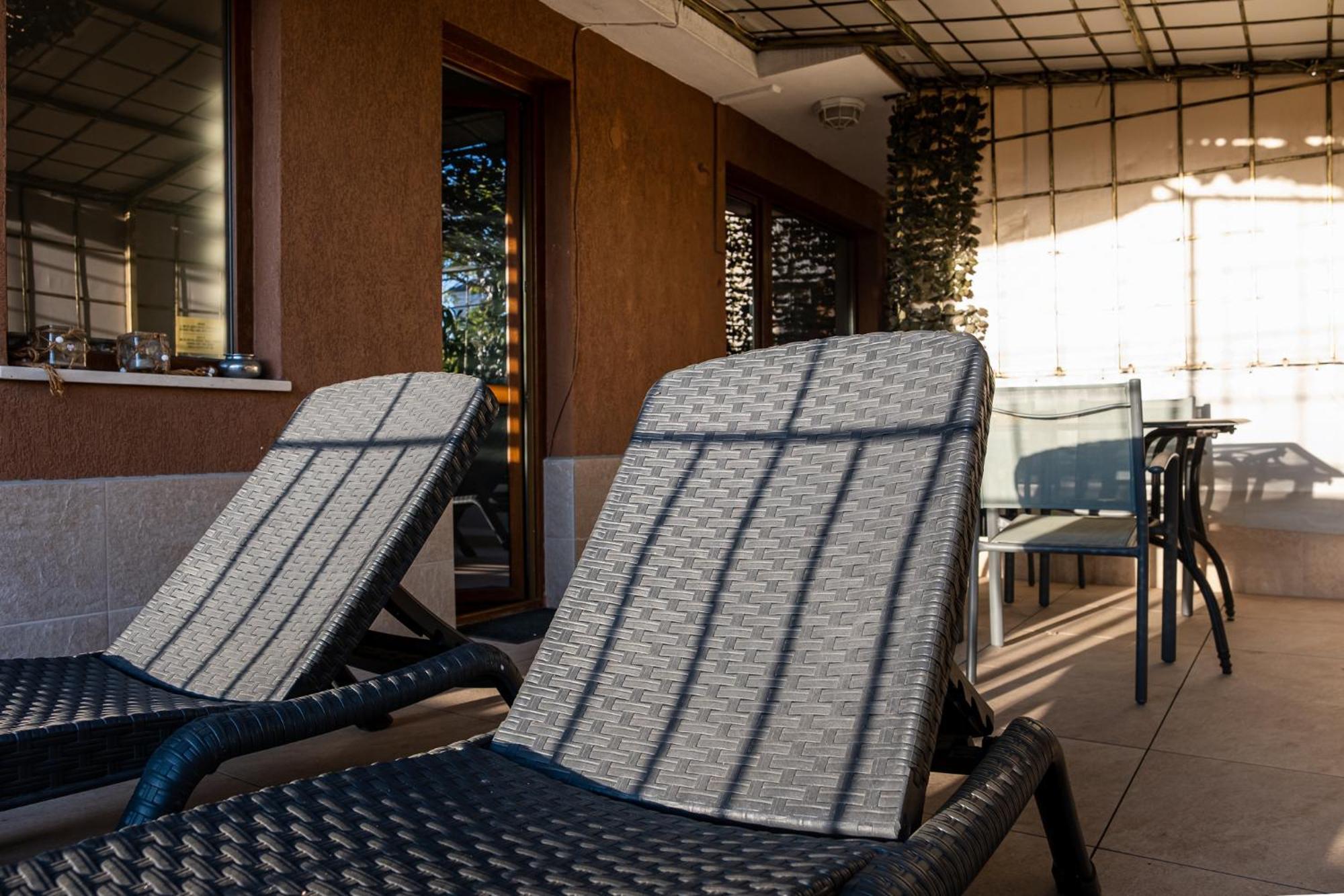 Roman Thermae 2Bdrm Sunny Apartment Varna Exterior photo